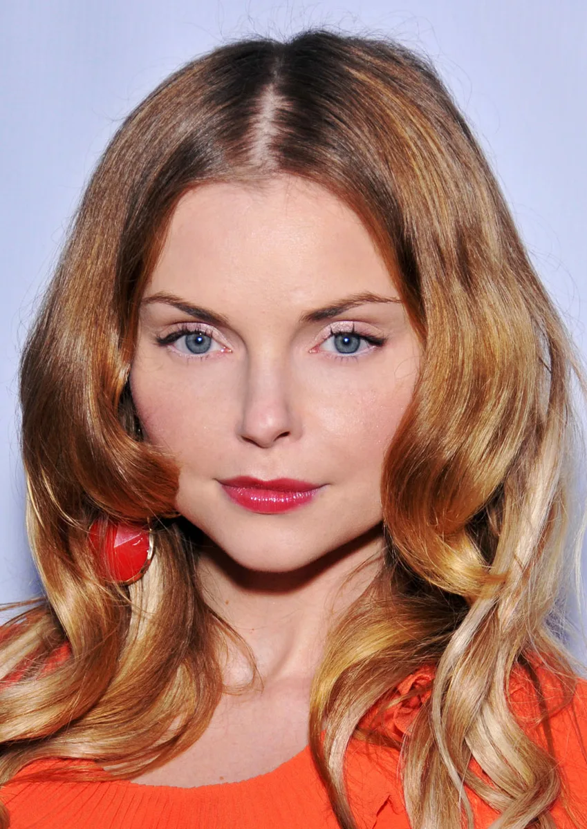 Izabella Miko